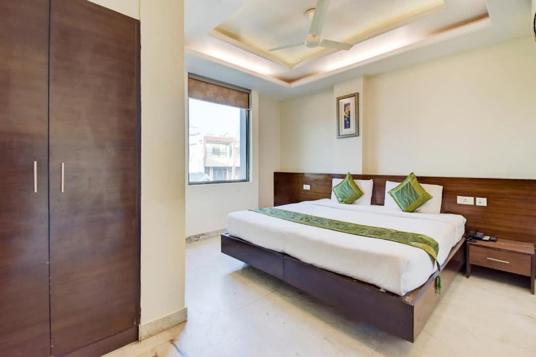 Hotel Sky Heights Jaipur Oda fotoğraf