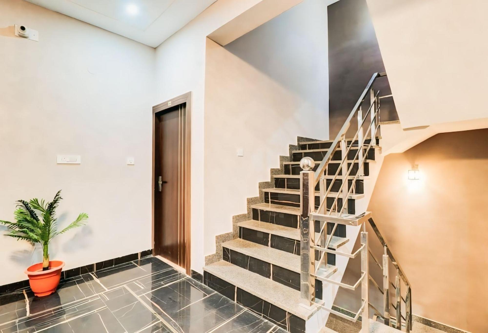 Hotel Sky Heights Jaipur Oda fotoğraf